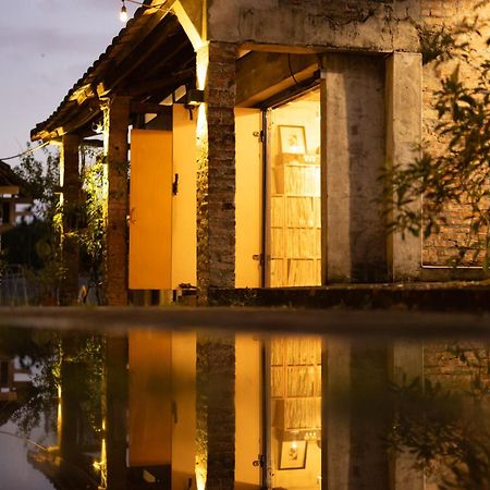 香蕉與黑膠 Yellow And Black Guest House Mei-nung Екстер'єр фото